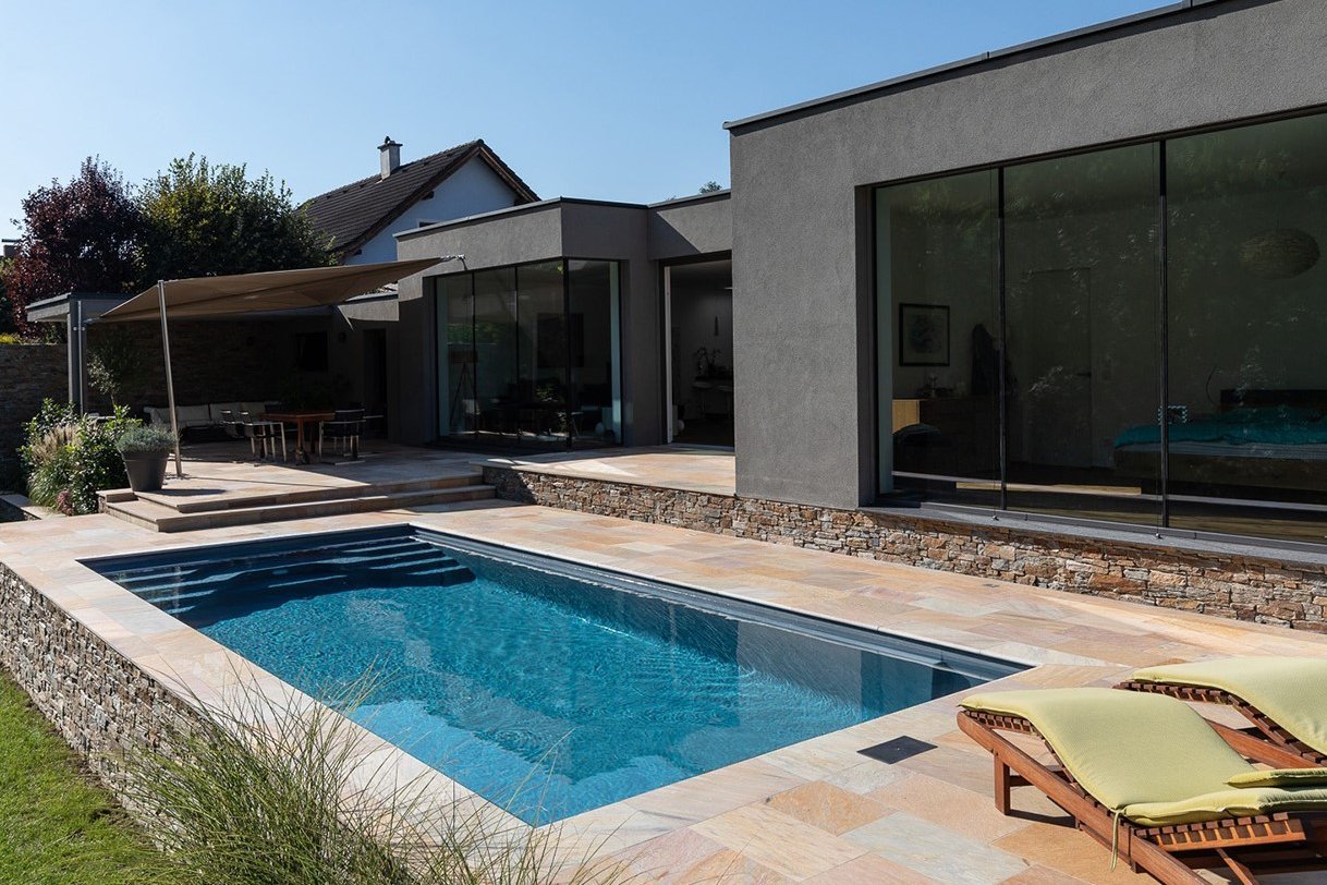Pflegeleichter Salzwasserpool mit modernem Design